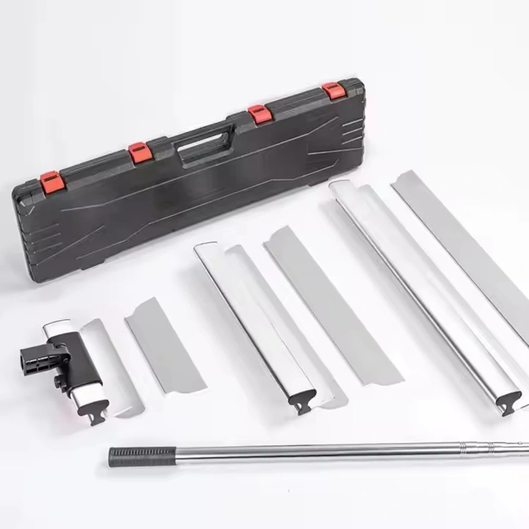 ご使用のこてツールには、特定の種類のモルタル用に柔軟なブレードと硬いブレードが備わっていますか?